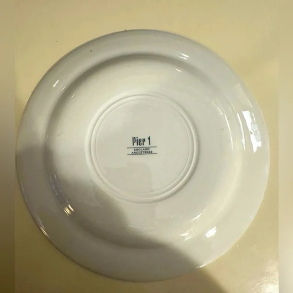 PIER 1 HYDRANGEA Flowers Set of  2 10” Dinner Plate Dish England Angleterre HTF - Picture 3 of 9